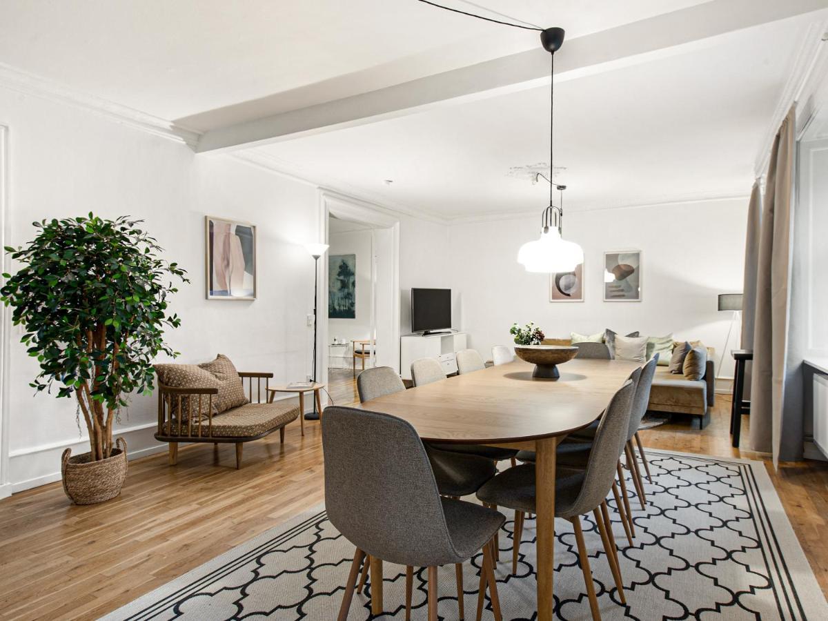 Sanders Stage - Enchanting Four-Bedroom Apartment Near Nyhavn โคเปนเฮเกน ภายนอก รูปภาพ