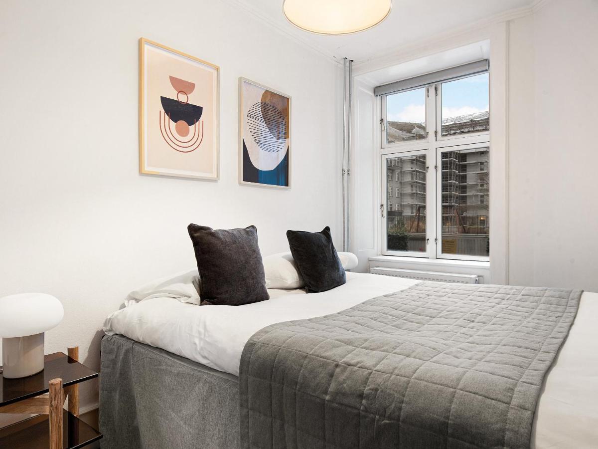 Sanders Stage - Enchanting Four-Bedroom Apartment Near Nyhavn โคเปนเฮเกน ภายนอก รูปภาพ