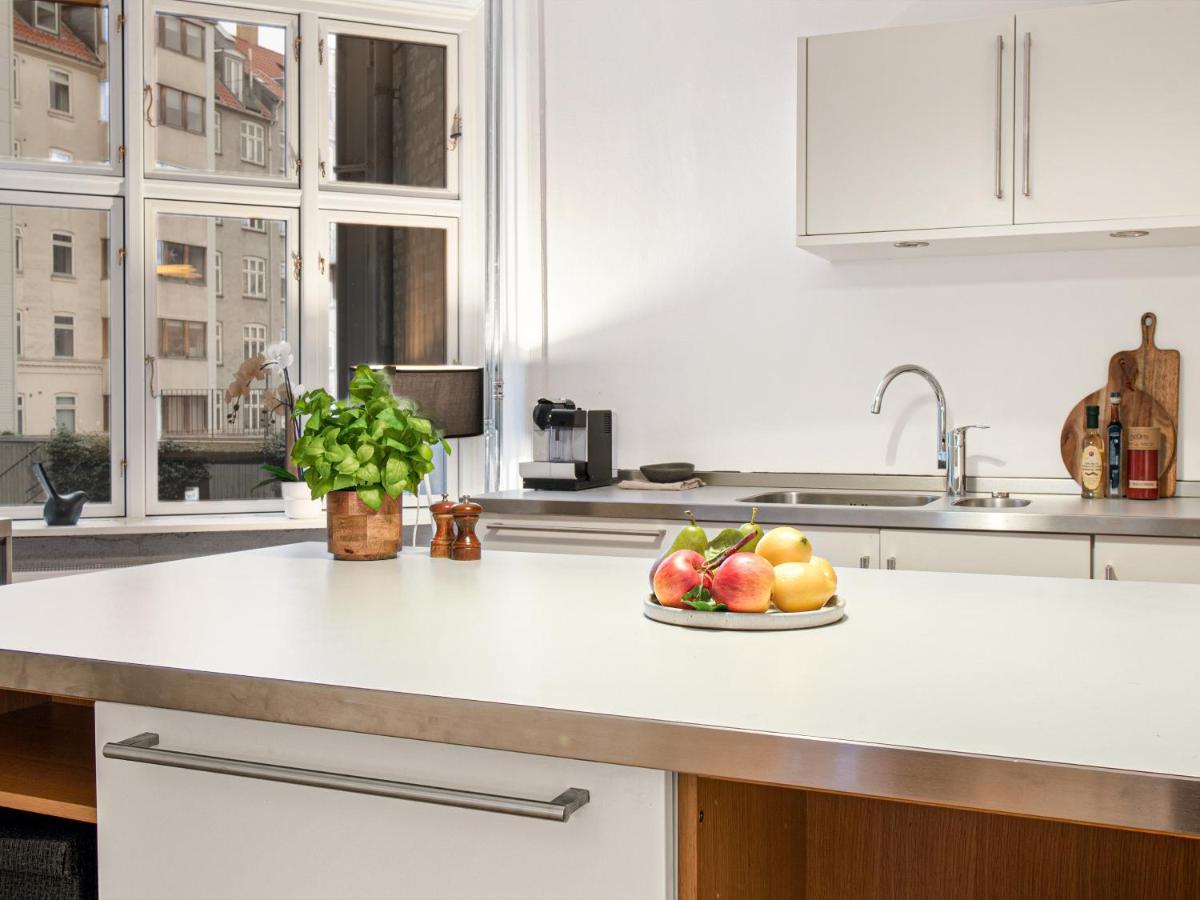 Sanders Stage - Enchanting Four-Bedroom Apartment Near Nyhavn โคเปนเฮเกน ภายนอก รูปภาพ