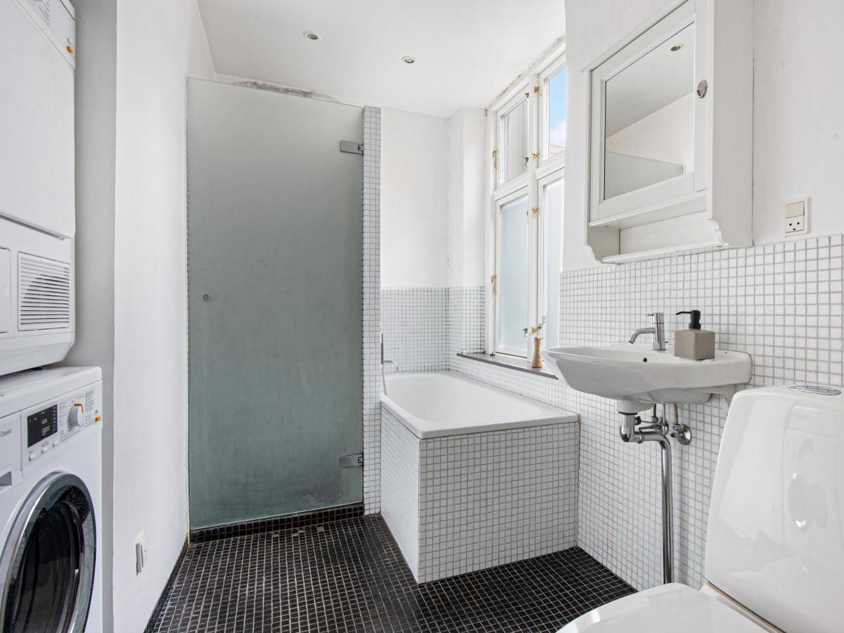 Sanders Stage - Enchanting Four-Bedroom Apartment Near Nyhavn โคเปนเฮเกน ภายนอก รูปภาพ