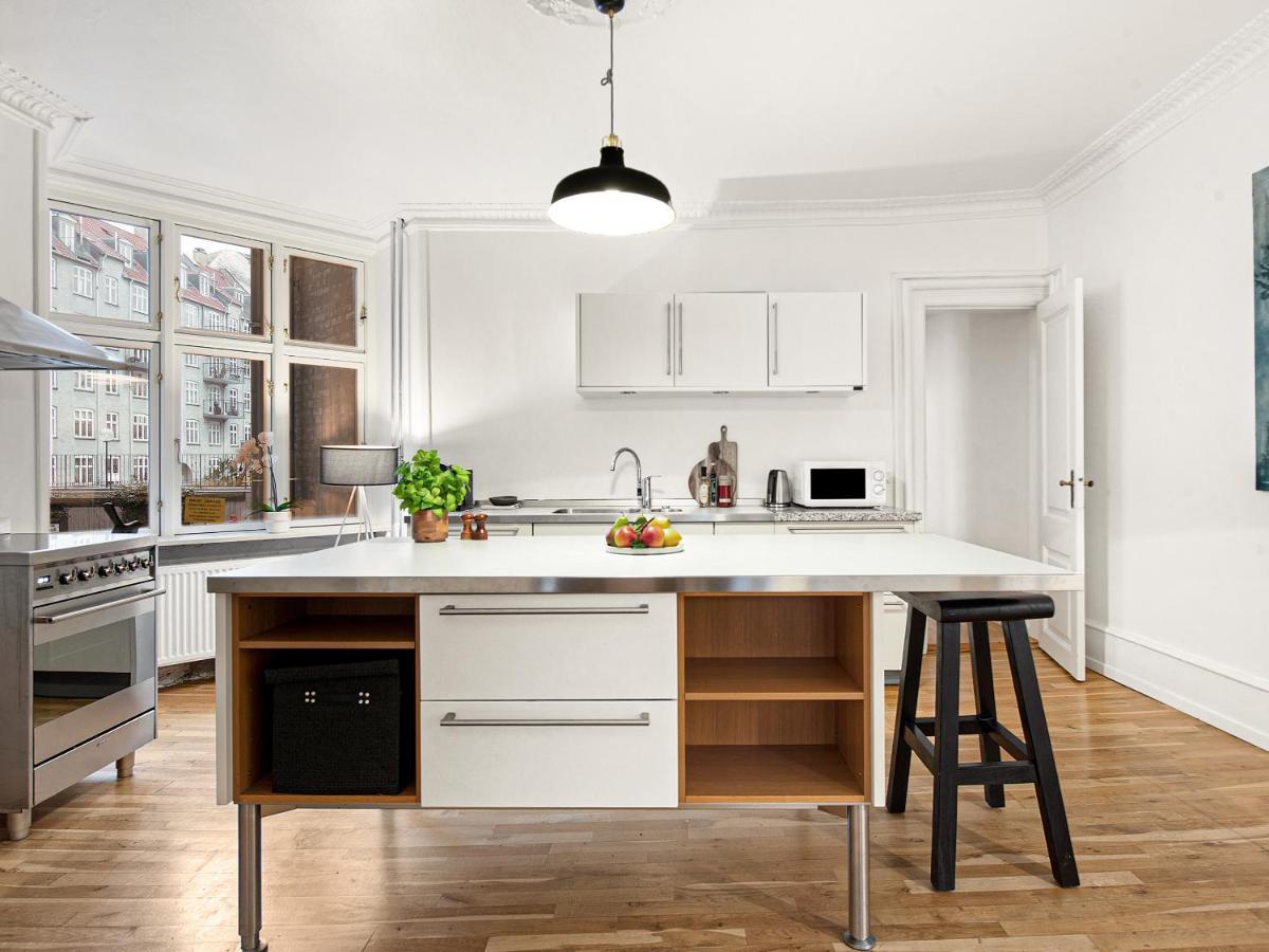 Sanders Stage - Enchanting Four-Bedroom Apartment Near Nyhavn โคเปนเฮเกน ภายนอก รูปภาพ